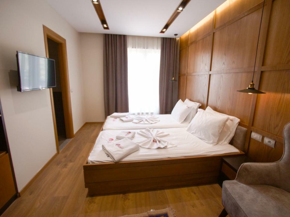 Hotel Lahuta Bajram Curri Exterior photo